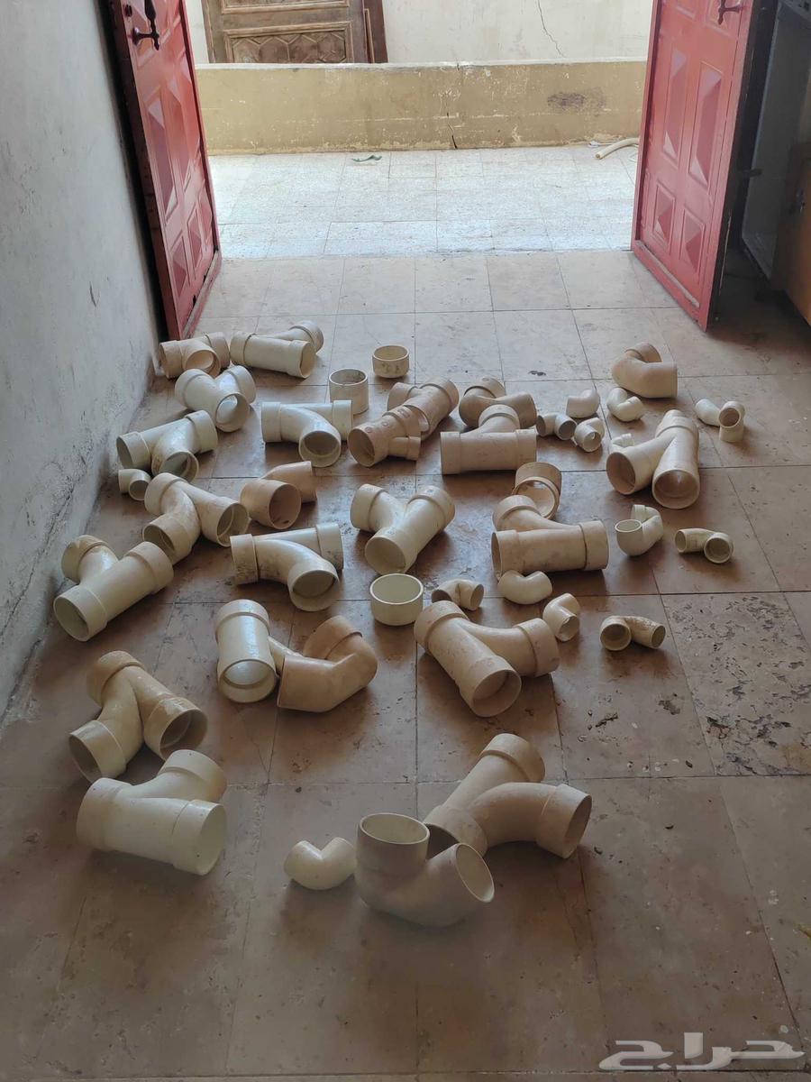 Various plumbing elbows, 43 pieces for a total price of 200 SAR64429748842626111