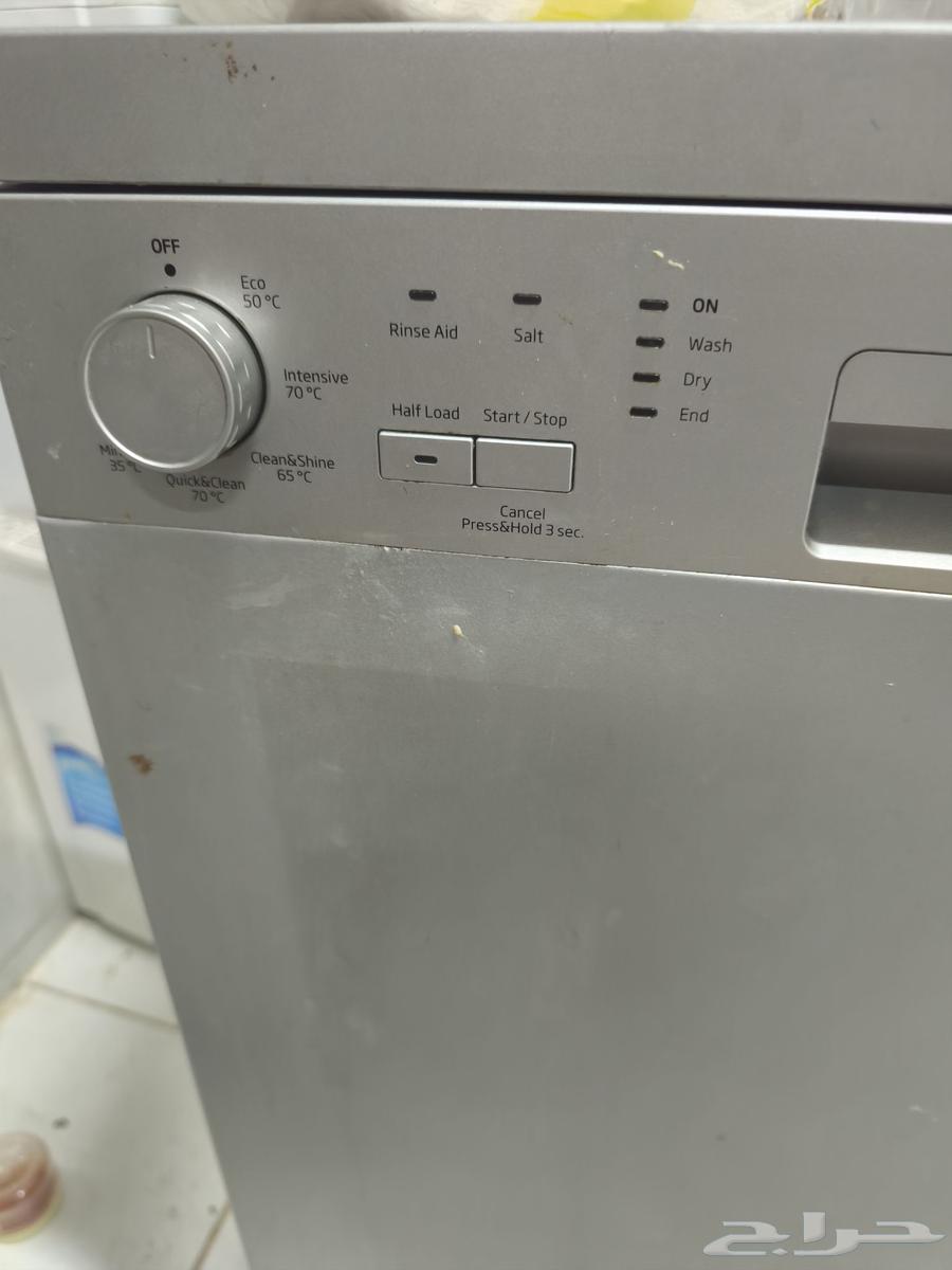 صالون مكون من كنبة 3 كنبة 2 و2 كرسى حالة جيدة مع غسالة اطباق64431767806979113