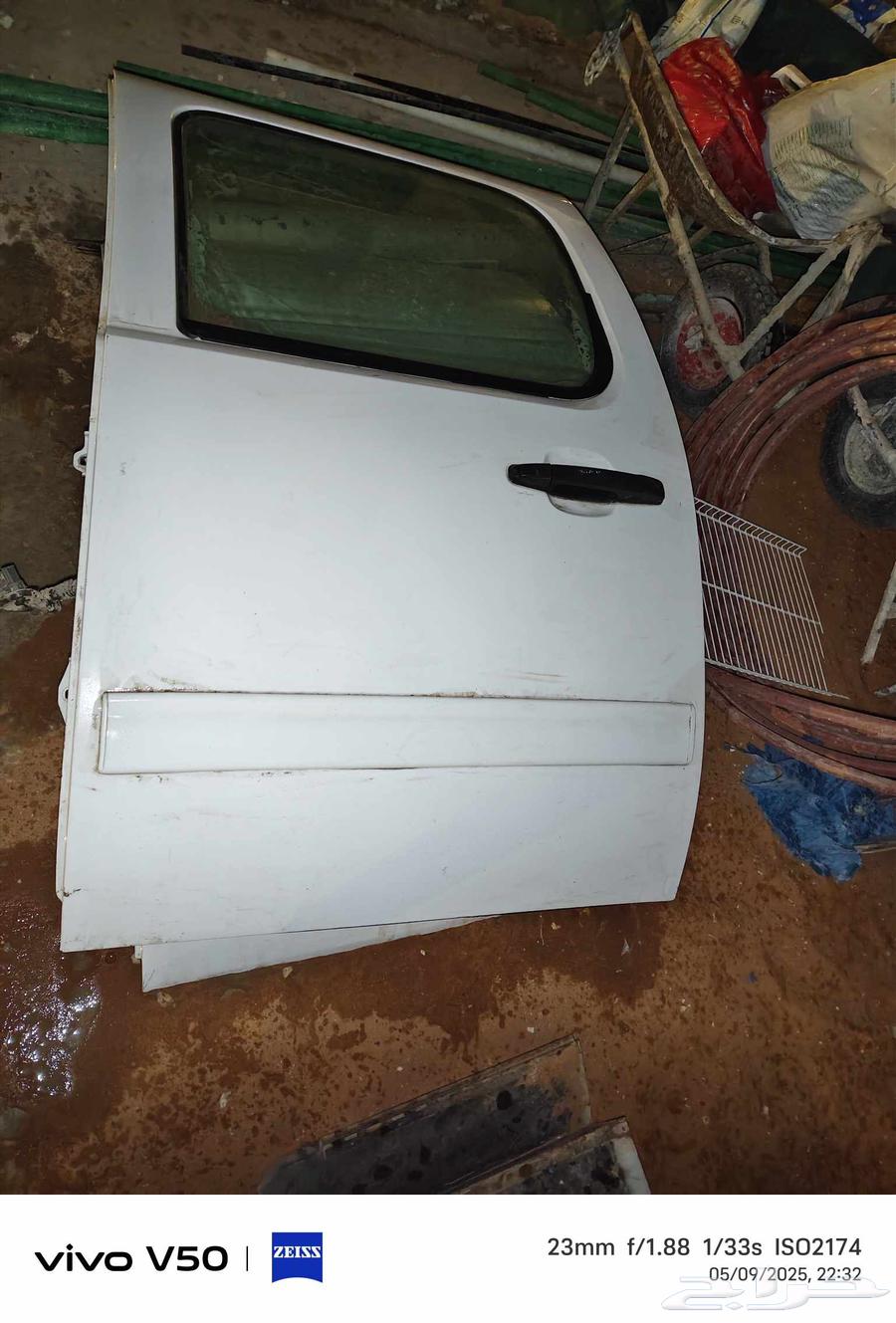 I want to sell this 2012 GMC model The right and left gates64592829924739110