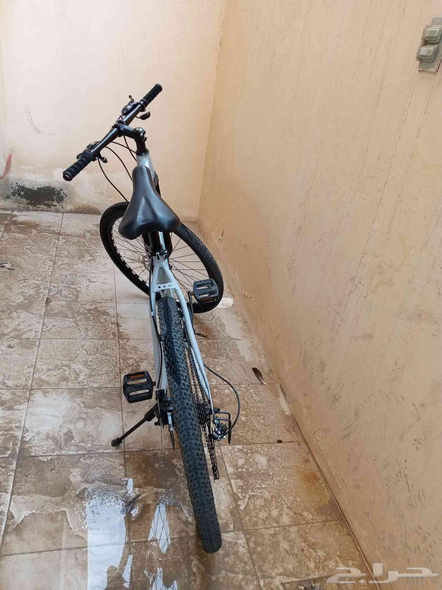 New sports bike, used for 3 weeks, in exceptional condition and not abused64429923303555110