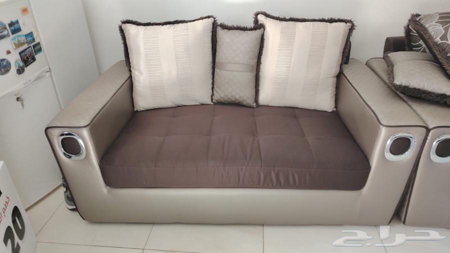 للبيع طقم كنب 3 قطع قطعتين نفرين وقطعة 3 نفر64427290842113112