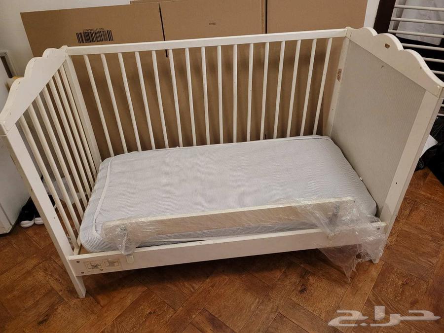 سرير أطفال من ايكيا64431855872642112