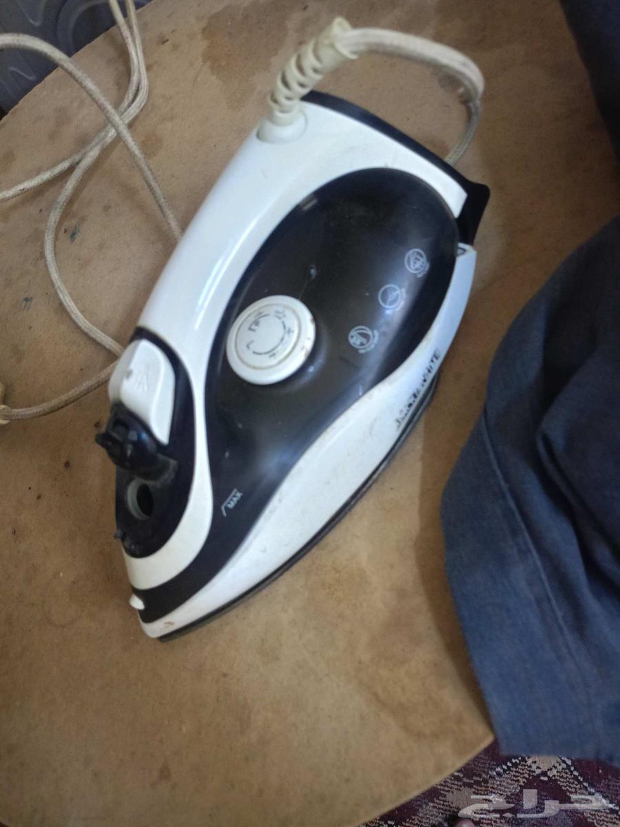 للبيع فرن كهربائي رويال استخدام 3 شهور ومكواة استخدام بسيط64429103197441111