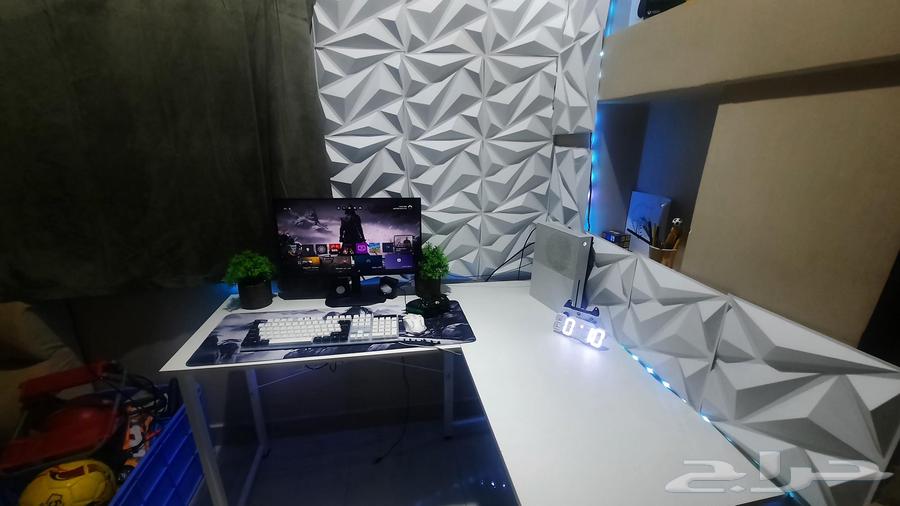 اكس بوكس مع يدتين وشاشه وطاوله للبيع64431992285059111