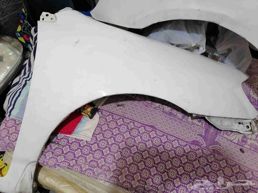 كبوت و رفرف 2شبك شمعتين كورولا من 2001 الي 2004 اللون64587851584385114