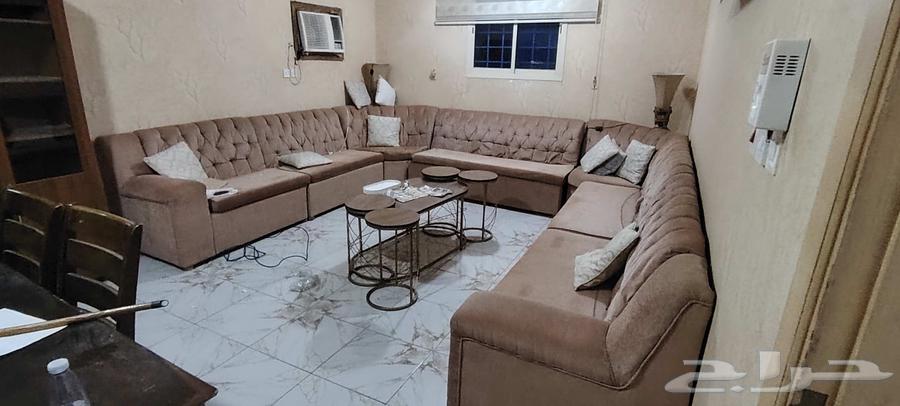 فريزر وبراد ماء وطقم كنب ومجلس وطاولة طعام للبيع64432550649475111