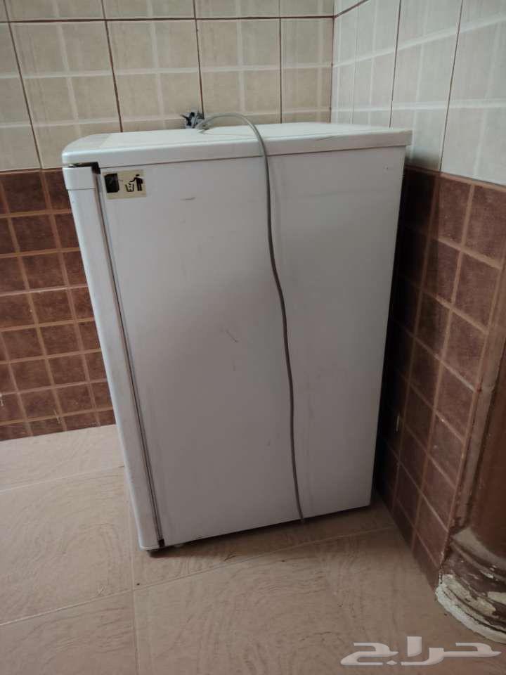 ثلاجة صغيرة نظيفه للبيع64433526097410110