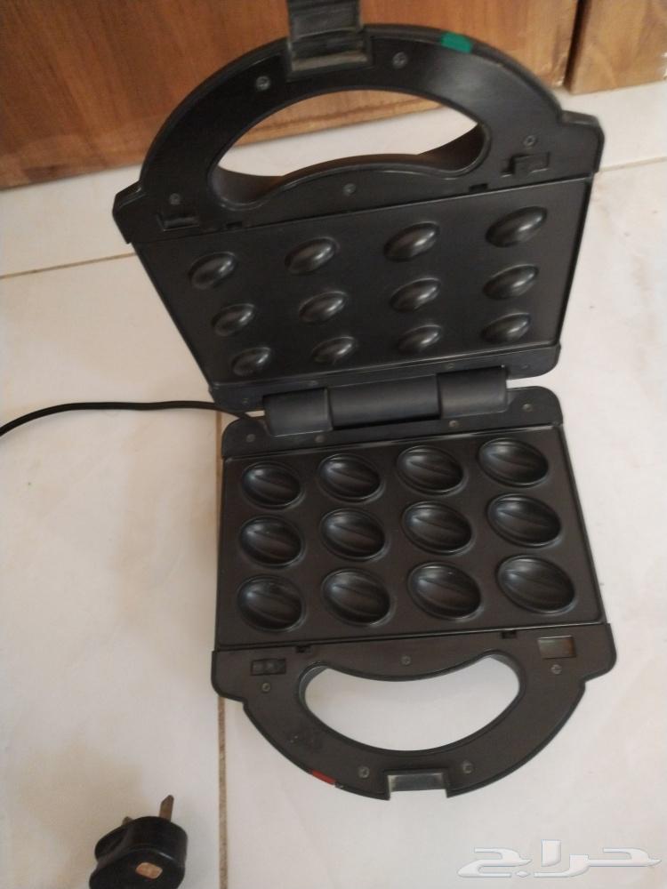 Home Master walnut cracker machine for sale, 60 SAR, new, price on it64428806342146110