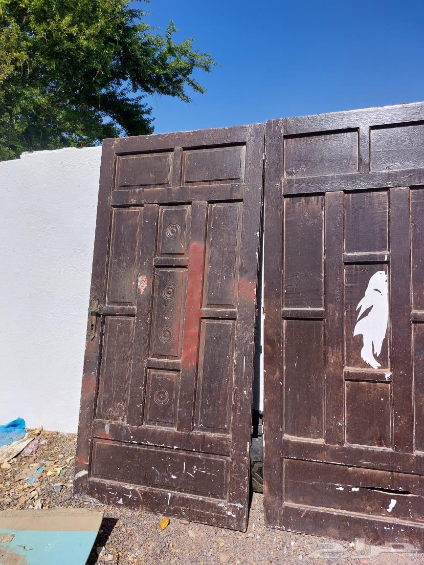 بابين خشب وشبك مكيف خارجي للبيع64427811287811113