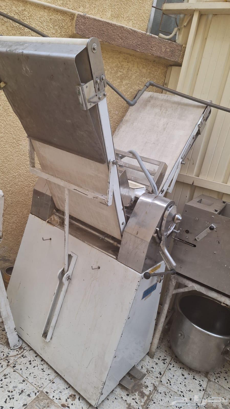 فراده كرواسون ايطالي وصواني حلويات 50سم 70سم64432660015873113