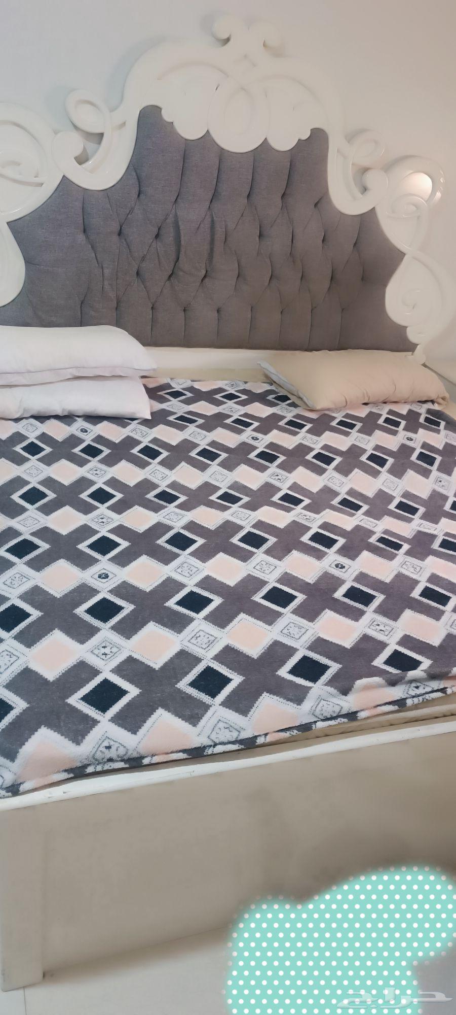 Large bedroom set, used but in new condition64426294965121111