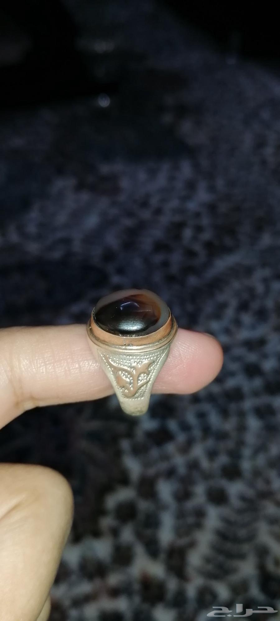 خاتم فضة عيار 950 قديم عمره 70الى 80 سنة تراثي64431480736641110