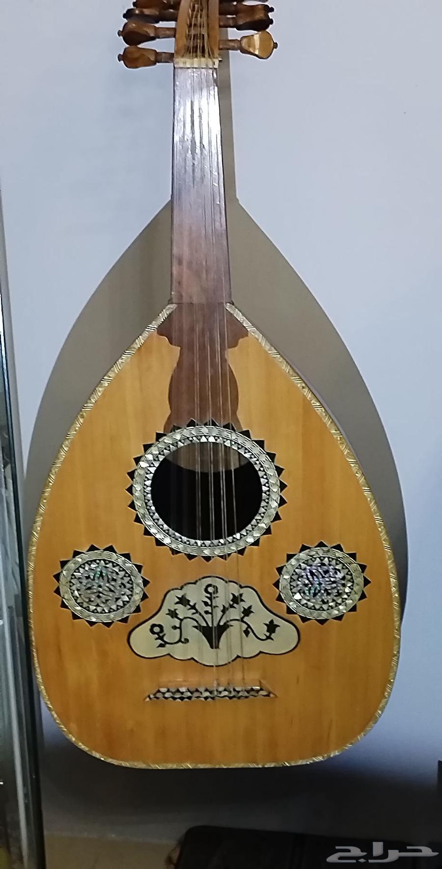 عود مصري للصانع فتحي امين تحفه فنيه تاريخ الصنع 1997صوته شر64426577804291110