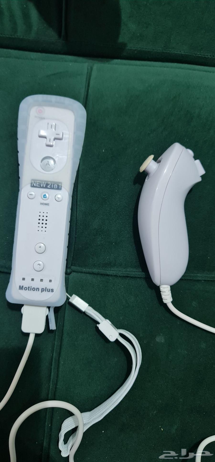 Wii remote Nunchucks64433471833091110