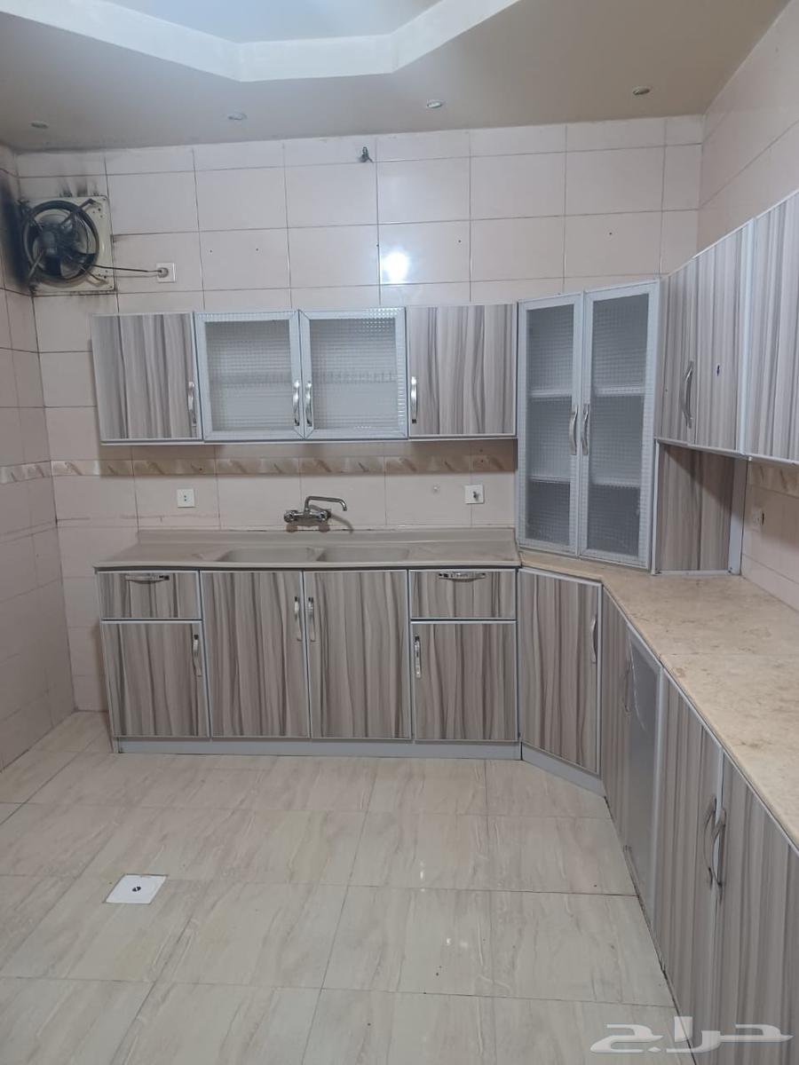 6-meter kitchen in good condition, asking 1300 riyals, negotiable64426658432899111