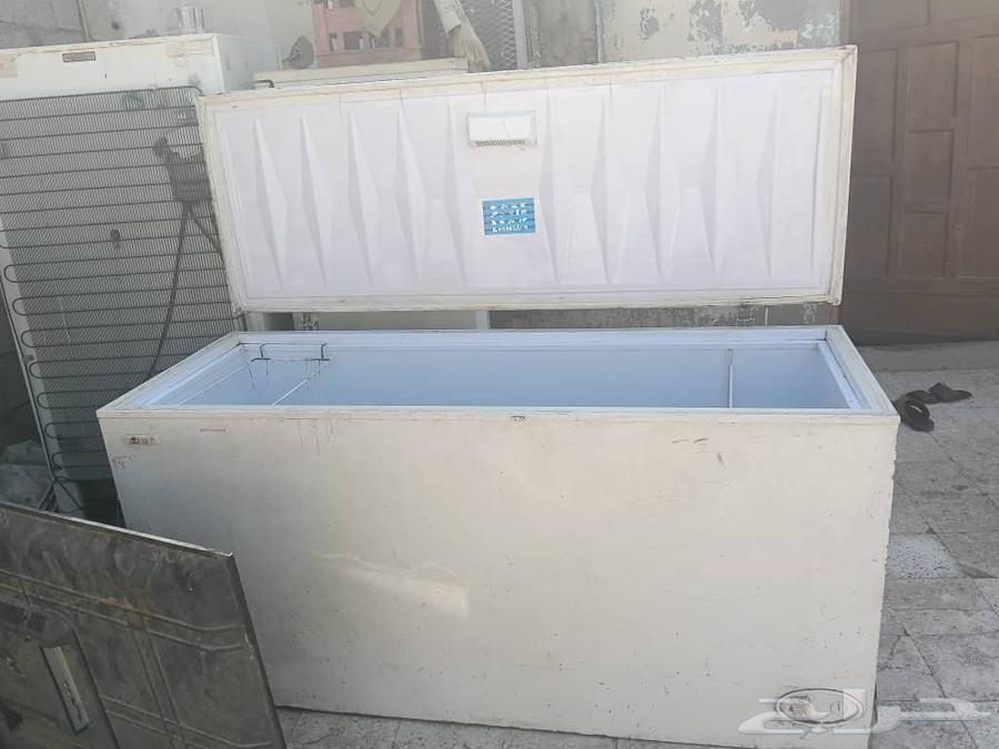 ثلاجه فريزر حجم كبير شغال مافيها اي عيب64438874585987112