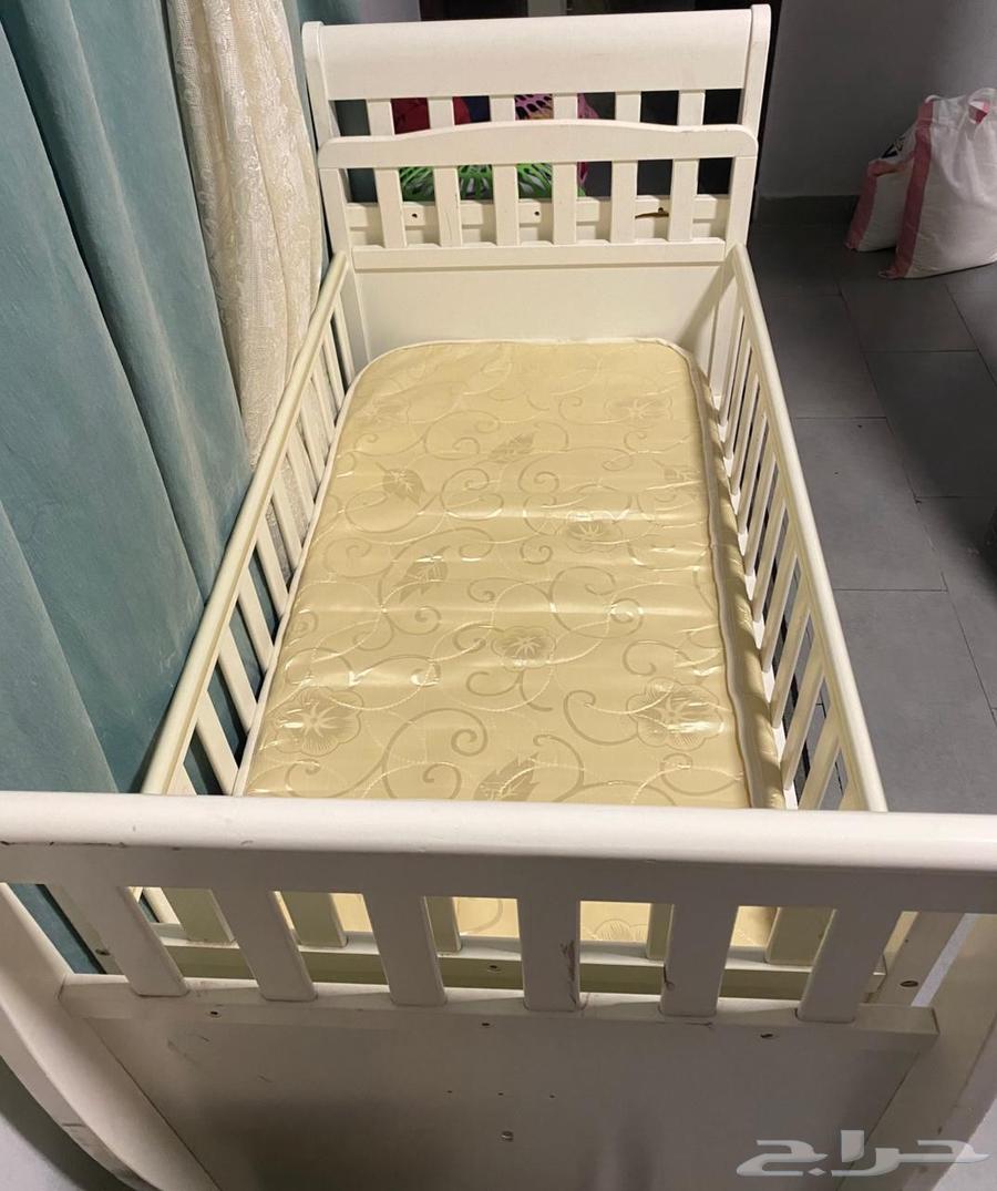 سرير اطفال مستعمل للبيع جدة64438995712514114