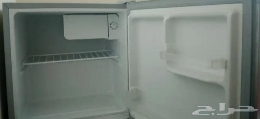 ثلاجة صغيرة نظيفة وشبه جديدة64434047356931112