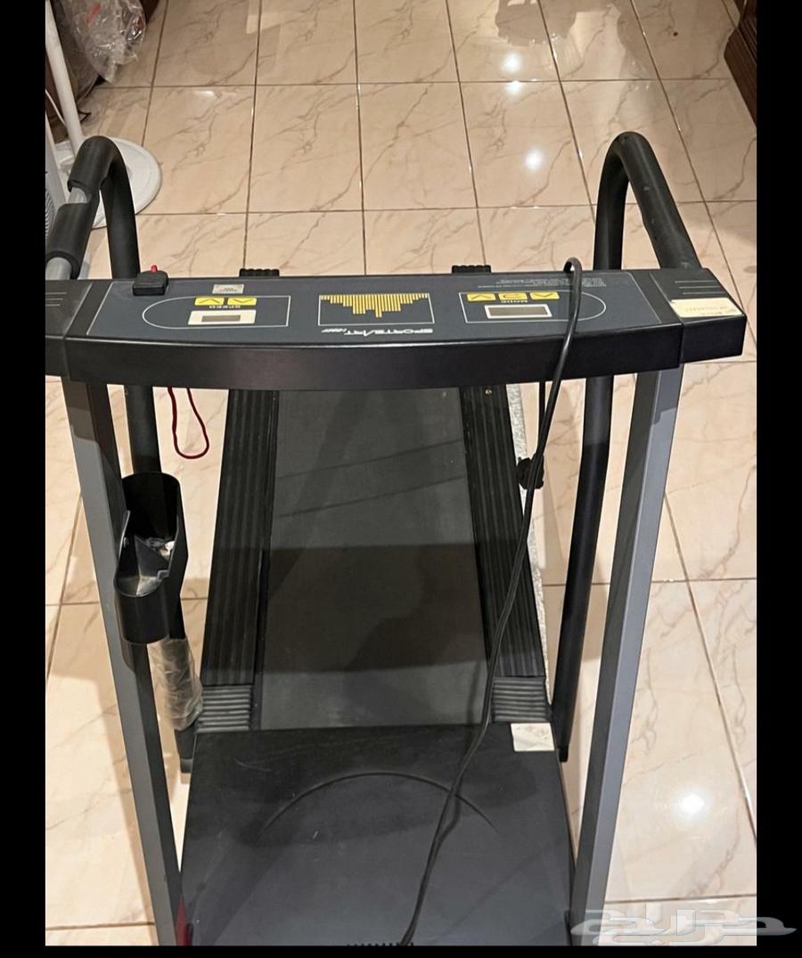 سير كهربائي وطاولة تلفزيون64440711356289110