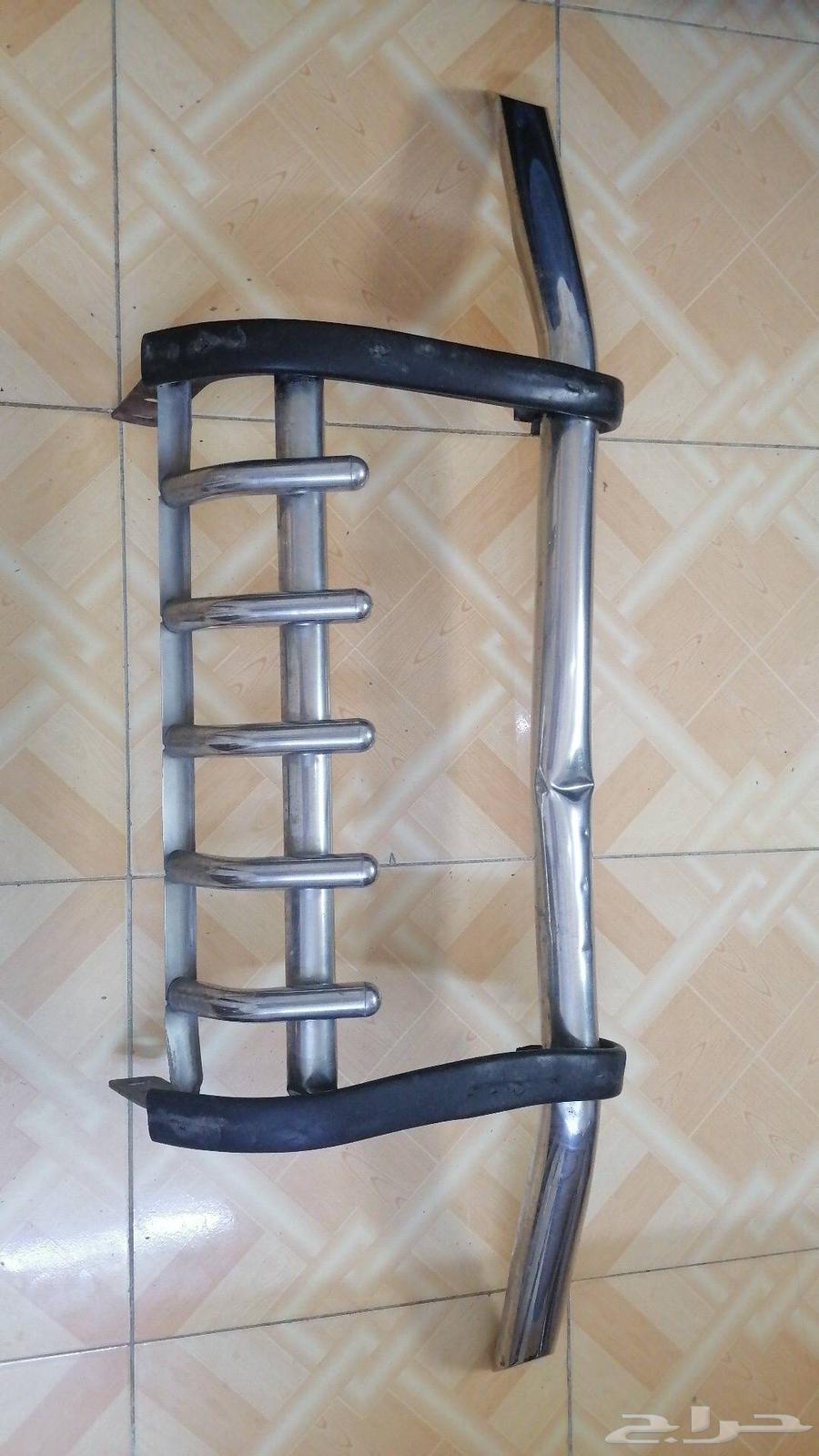 صدام مستعمل وشبك سياره حالته ممتازه64438458565763110