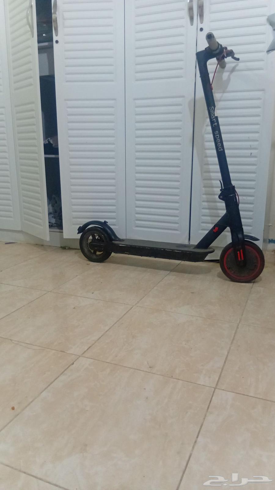 اسكوتر نظيف سريع جدآ للبيع 300ريال قابل للتفاوض للجادين التو64440697511681110