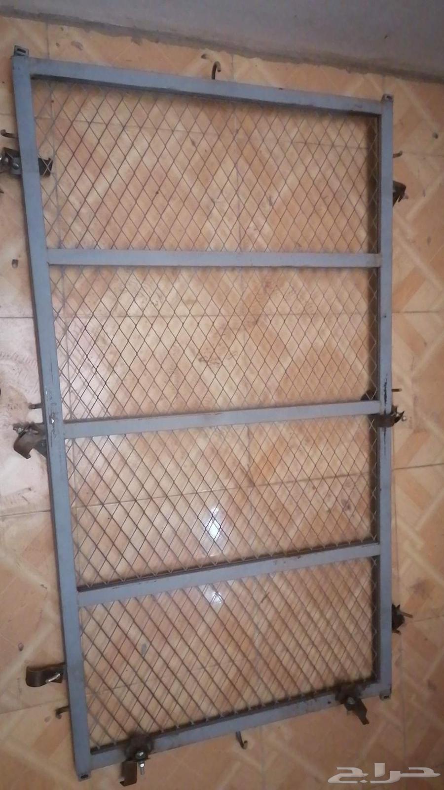 صدام مستعمل وشبك سياره حالته ممتازه64438458565763111