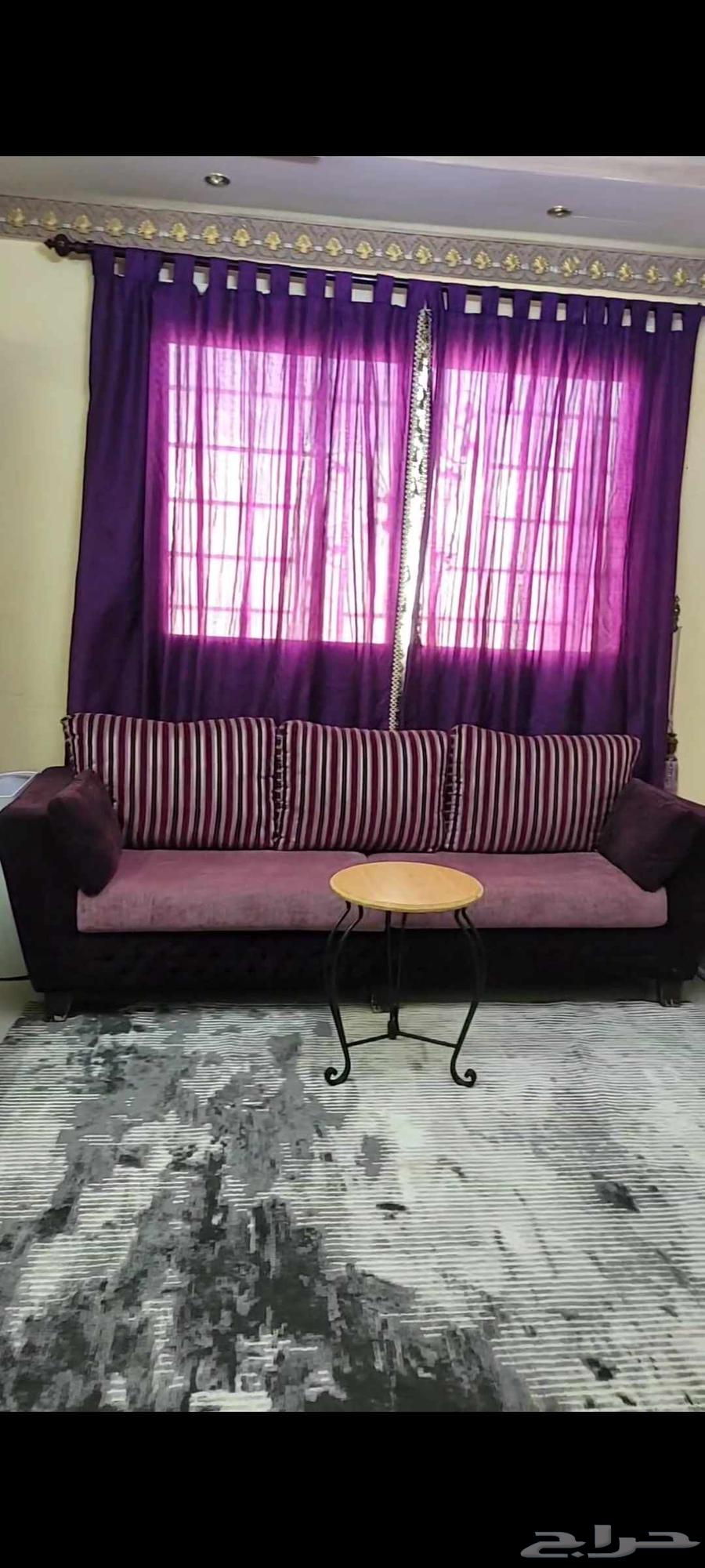 كنب بحالة ممتازة للبيع64434359707265112