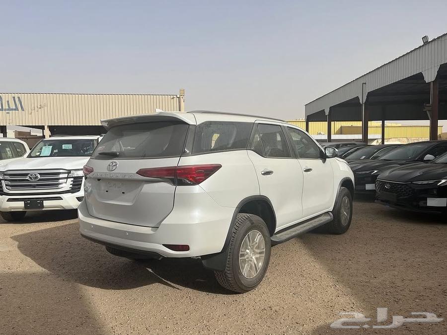 تويوتا فورتشينر بنزين دبل 202564595709331970112