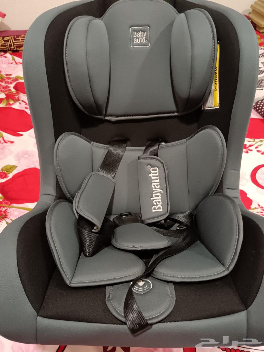 Used car seat, only twice, 250 SAR, from one day old to three years old, for contact64437369109122110