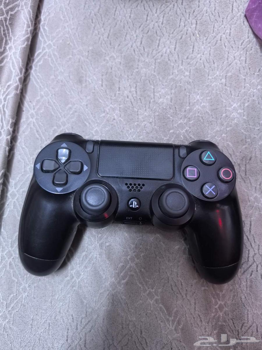 Sony controllers for sale, 3 original ones and one with slight drift64438699739139110