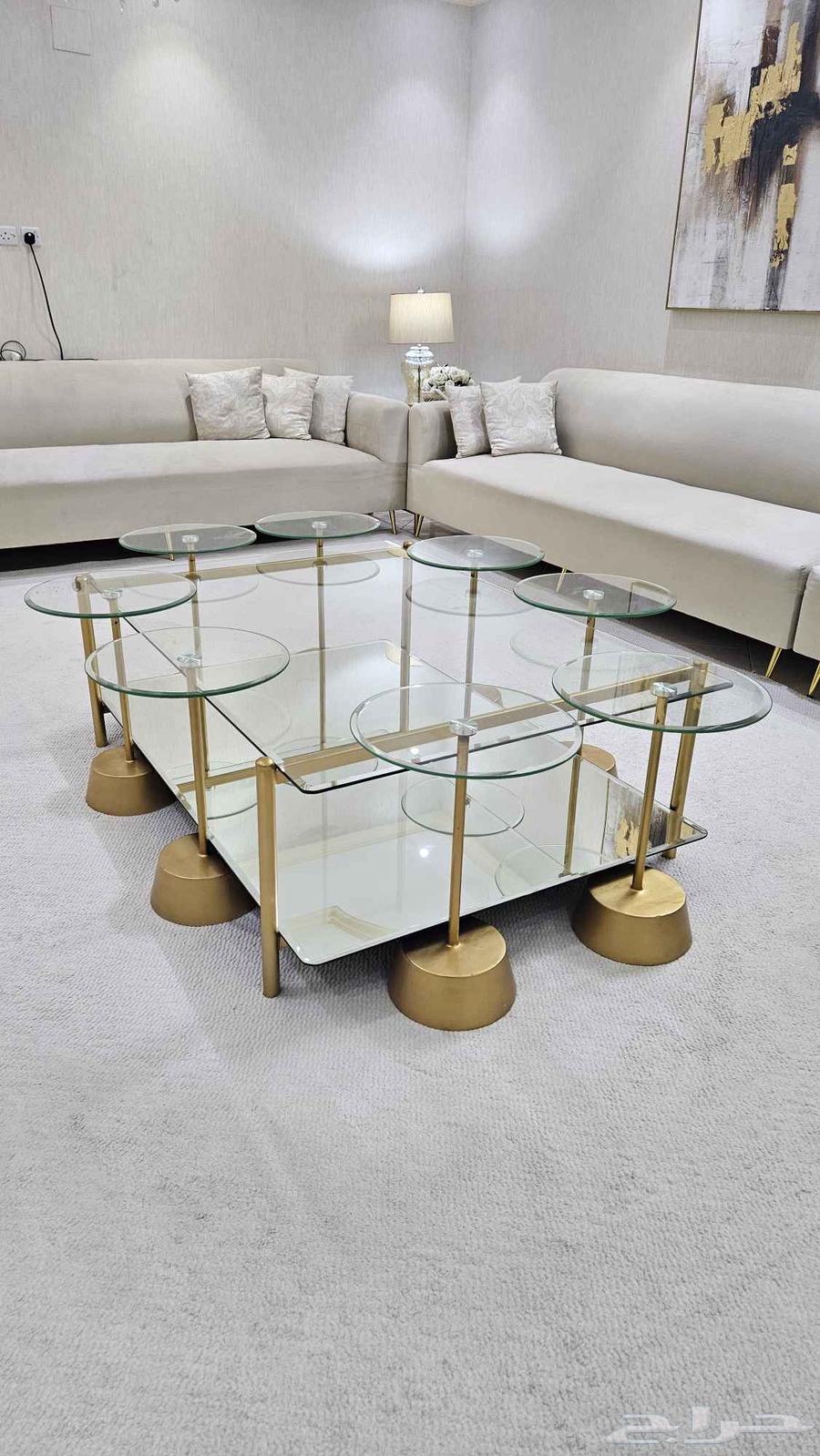 Mirror and glass table64441841681538111