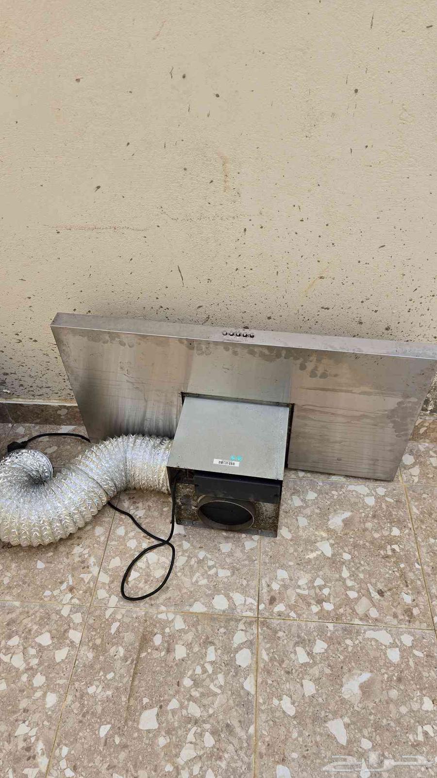 Oven hood with accessories for sale in Al Qunfudhah64441581189251110