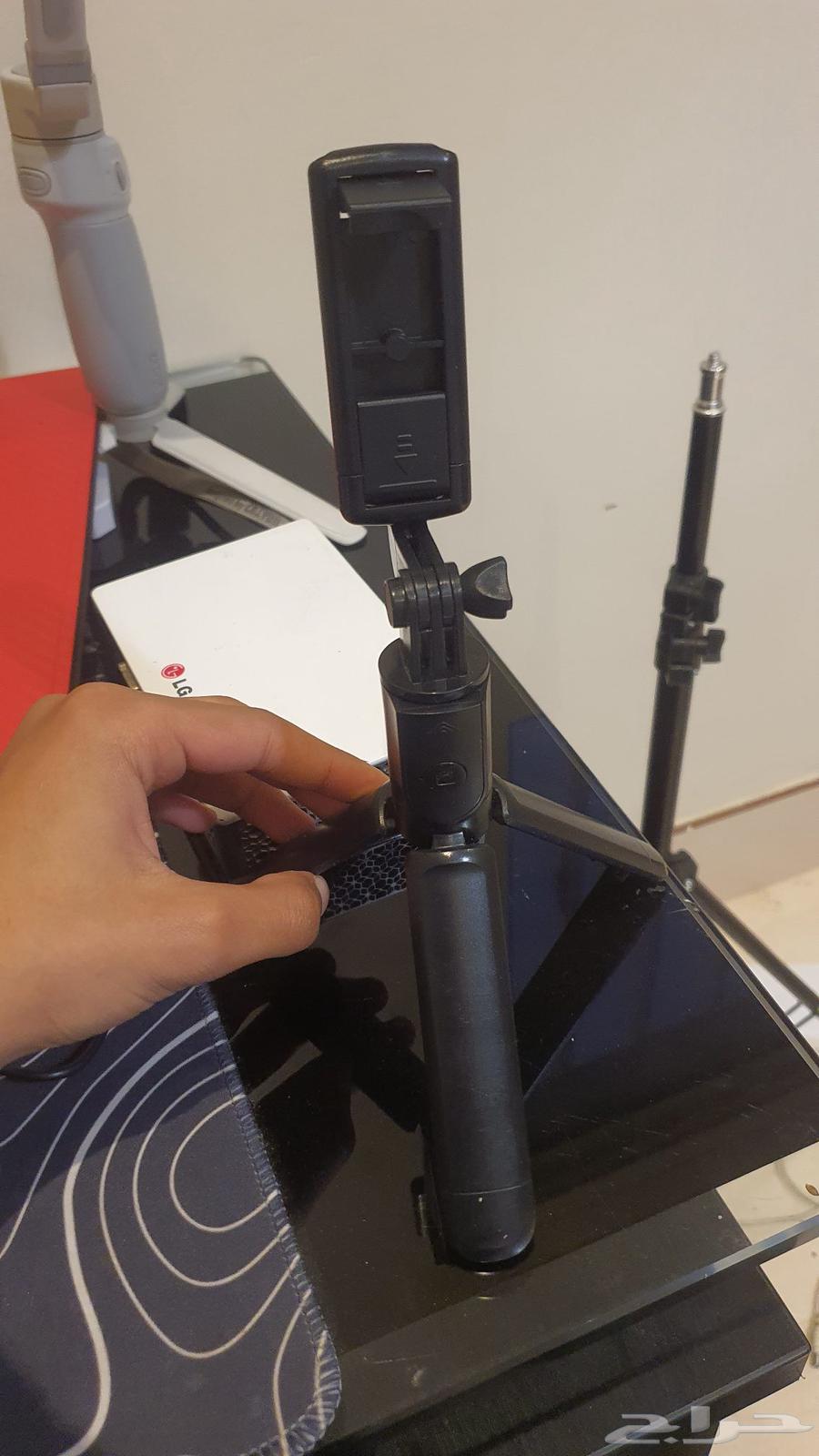 Mobiles, hard drives, and receiver devices, all64439541695361111