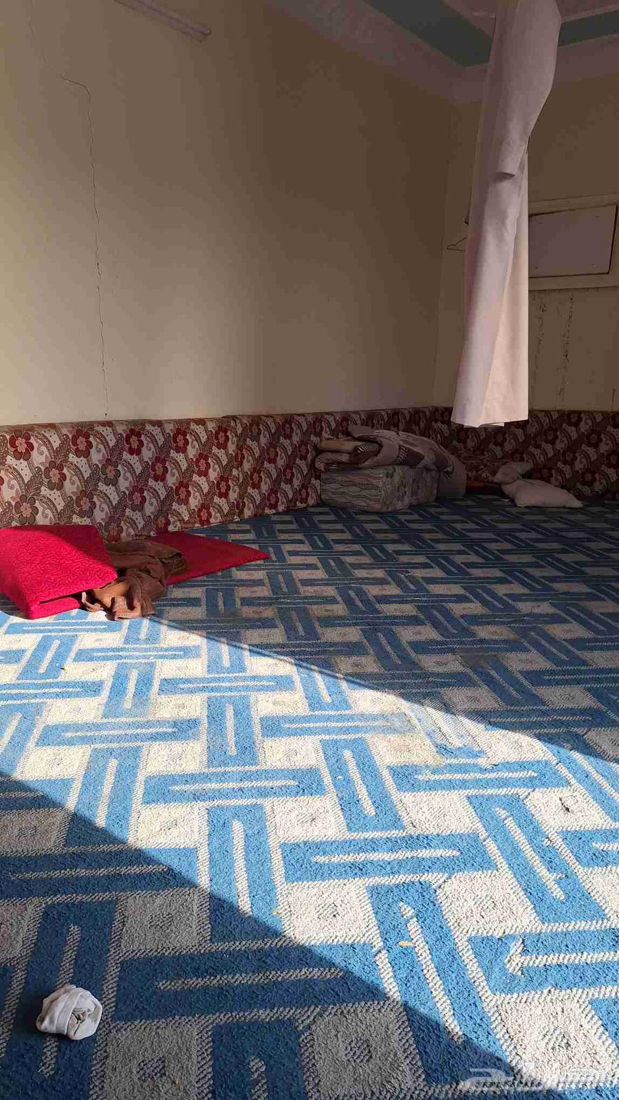 للبيع متاكي ظهريا مجلس 4 7 اللون احمر64435095456129111