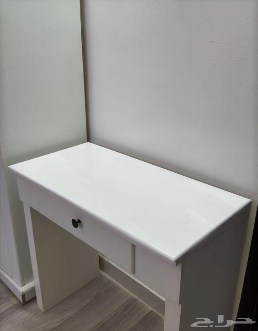 طاولة مكتبيه64440738658179110
