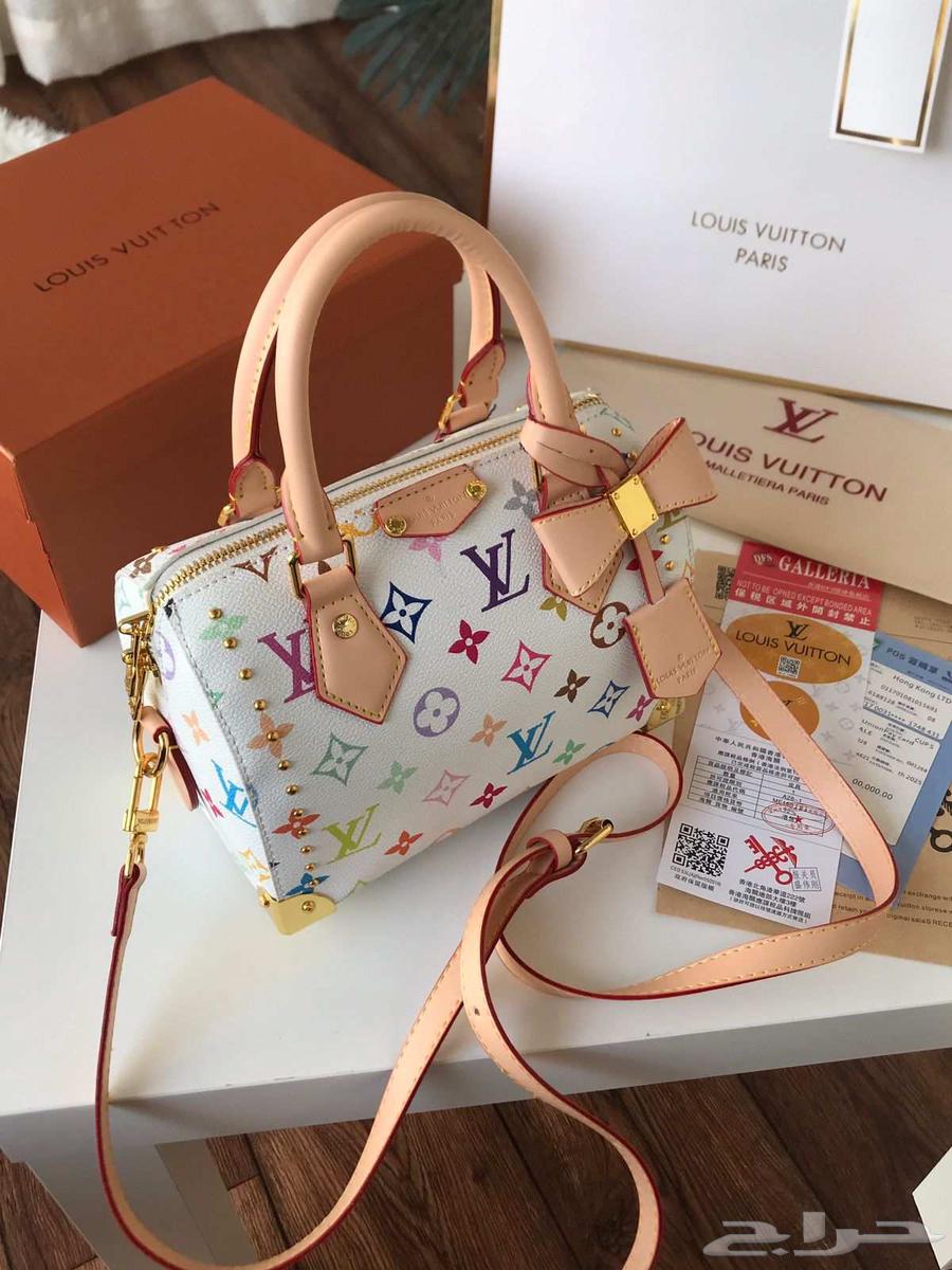 شنط مع كل ملحقاتها وشهاده الماركه64438498701697111