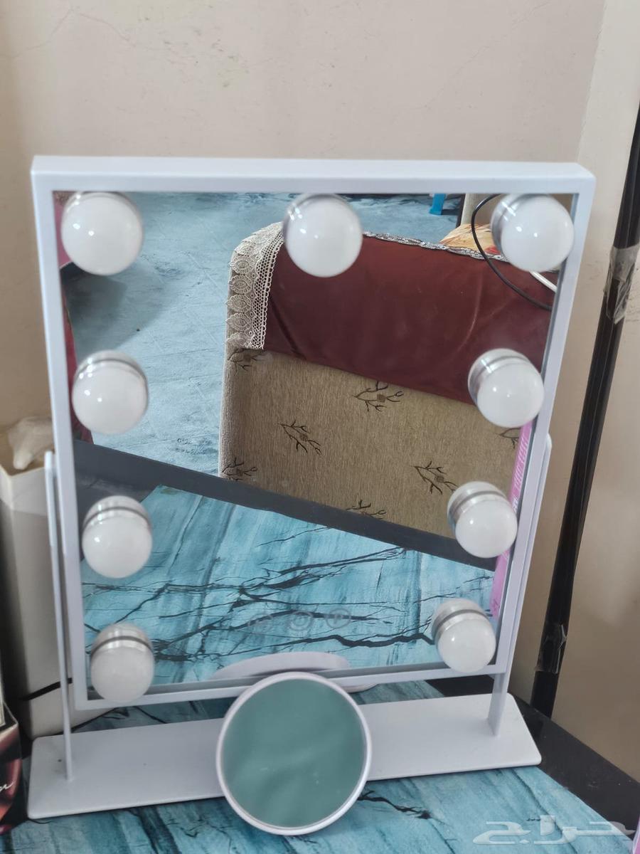 Dressing mirror64434782002562110
