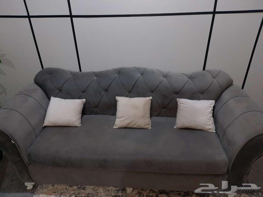 Sofa set for sale, very clean, negotiable price, contact number 0550395760.64440069616386112