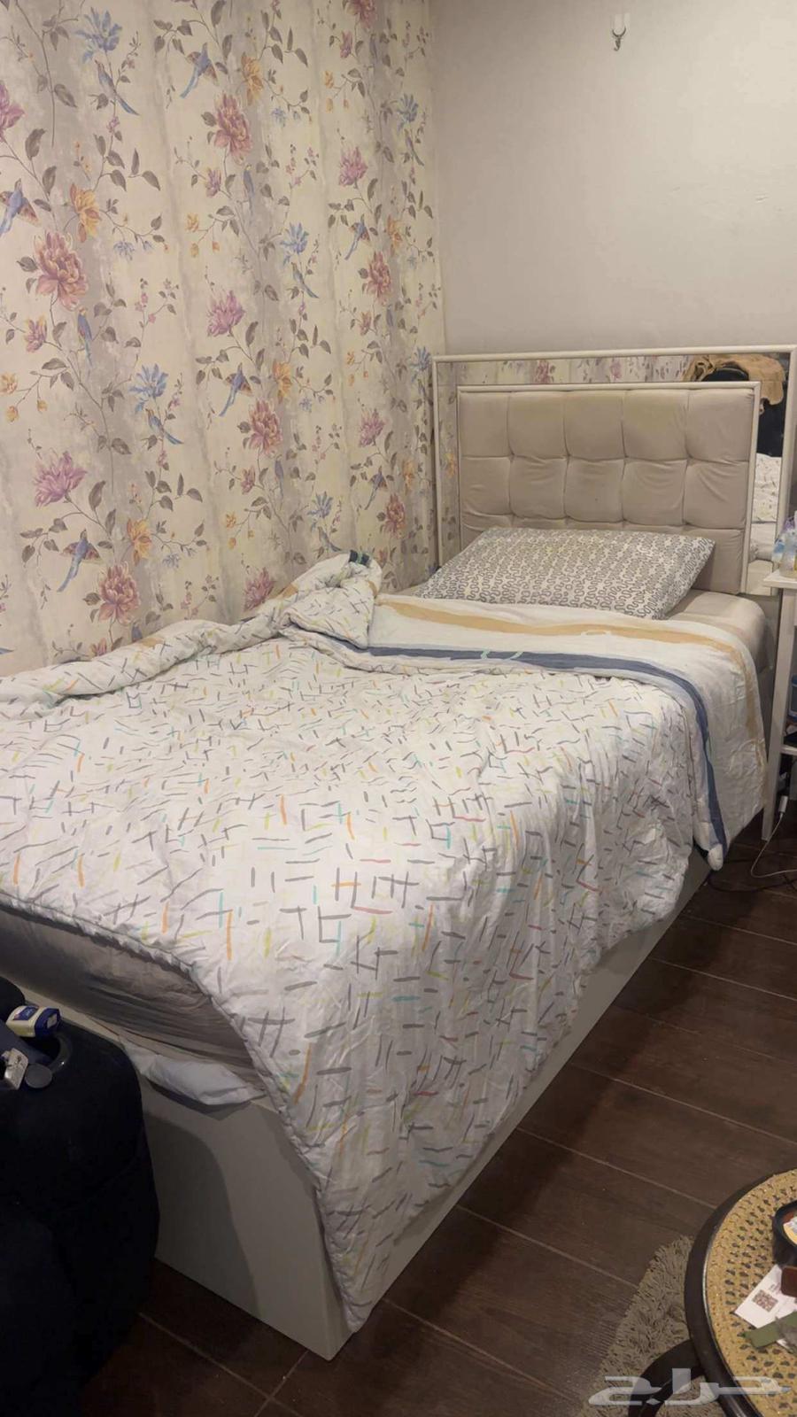 Single bed for urgent sale64440424504961110