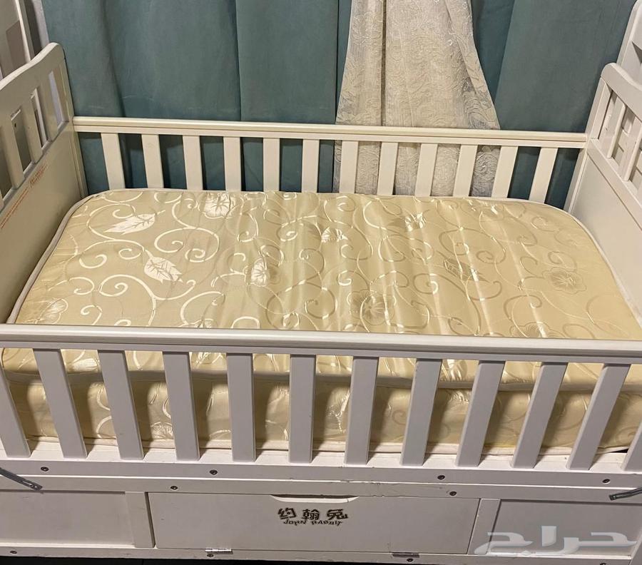 سرير اطفال مستعمل للبيع جدة64438995712514113