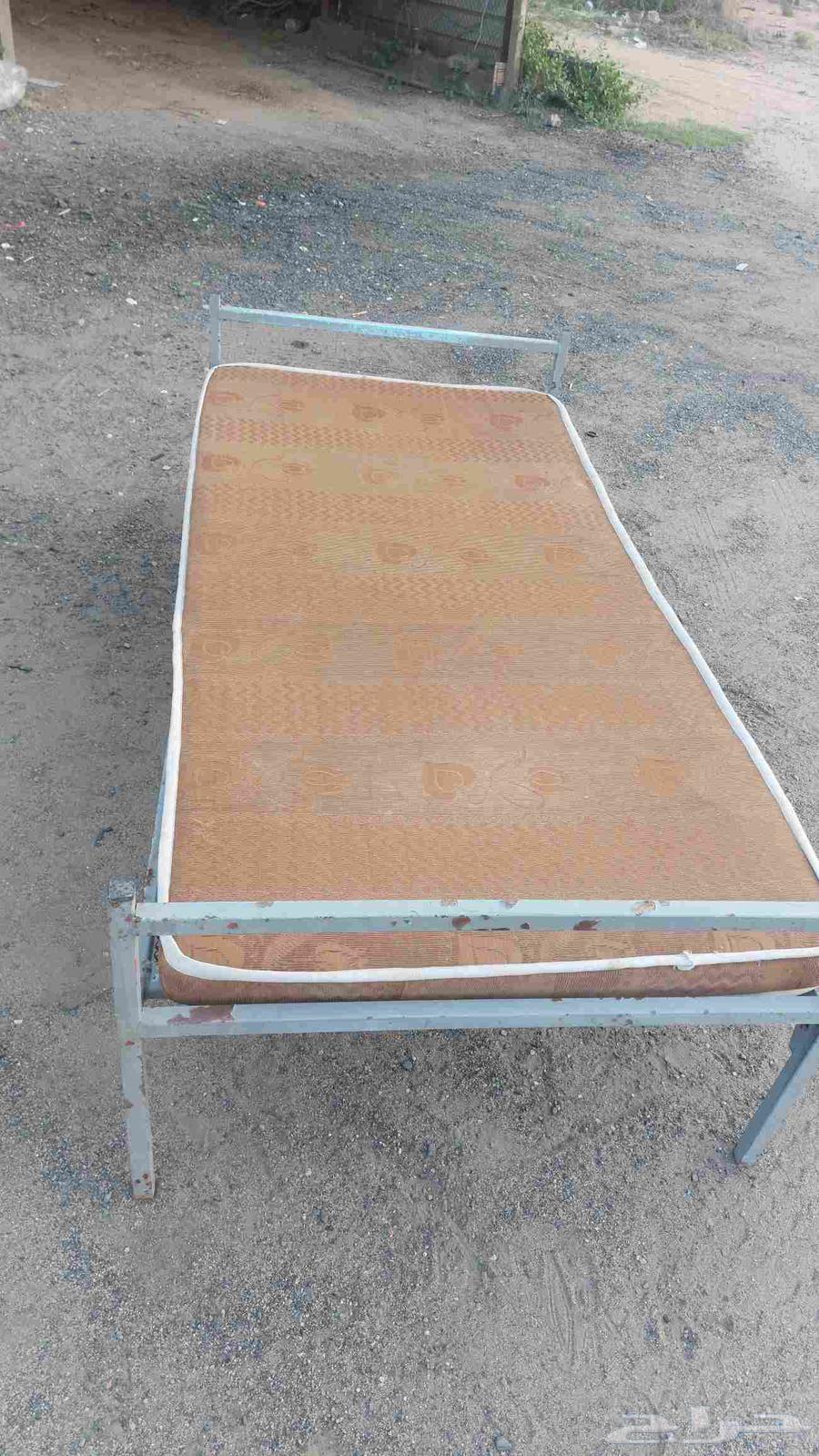 Workers' bed64439253184129110