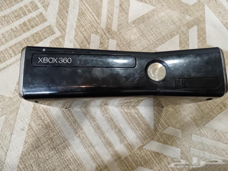 Xbox 360 with five tapes64439876934913111