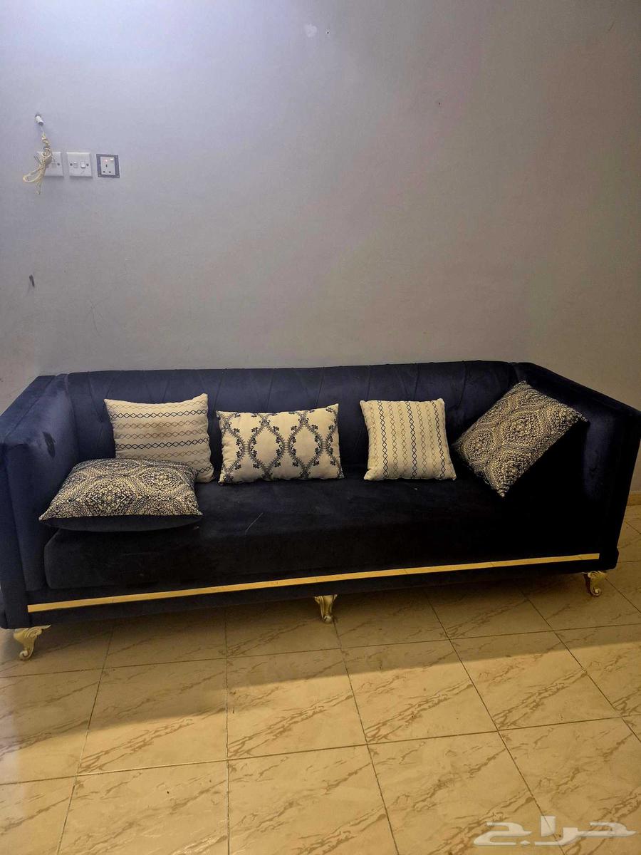 Sofa for sale, contact number: Yasser, the sofa is clean64440069676419110