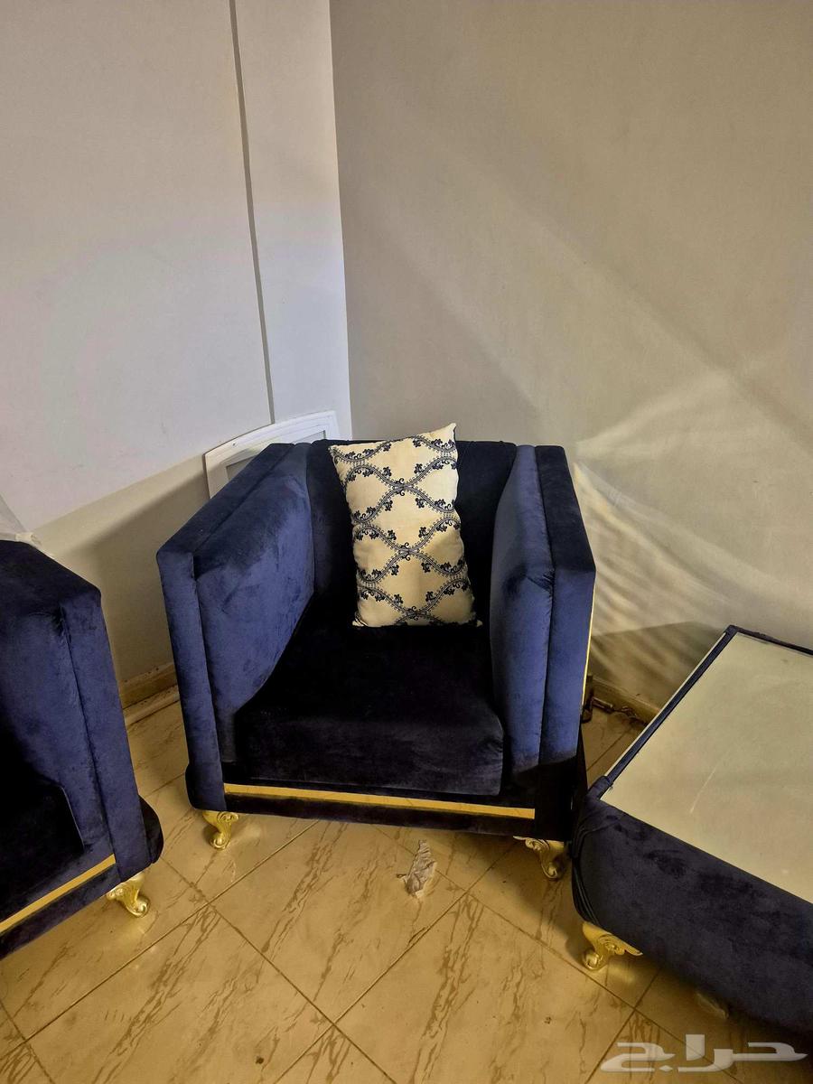 Sofa for sale, contact number: Yasser, the sofa is clean64440069676419114