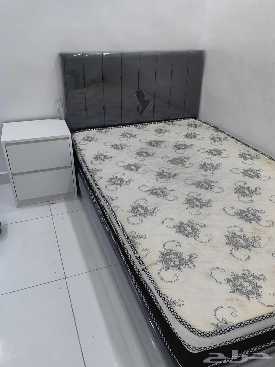 للبيع غرفه نظيفه لعلاء سعر نبيع لحد يسوم غير اصامل بس64438551792899110