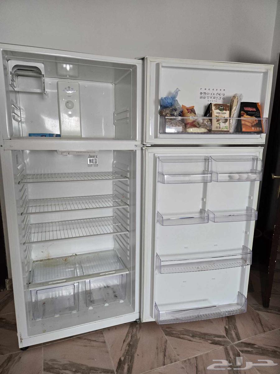 للبيع ثلاجة كالفينيتور كبيرة تحتاج صيانة64436722143107111