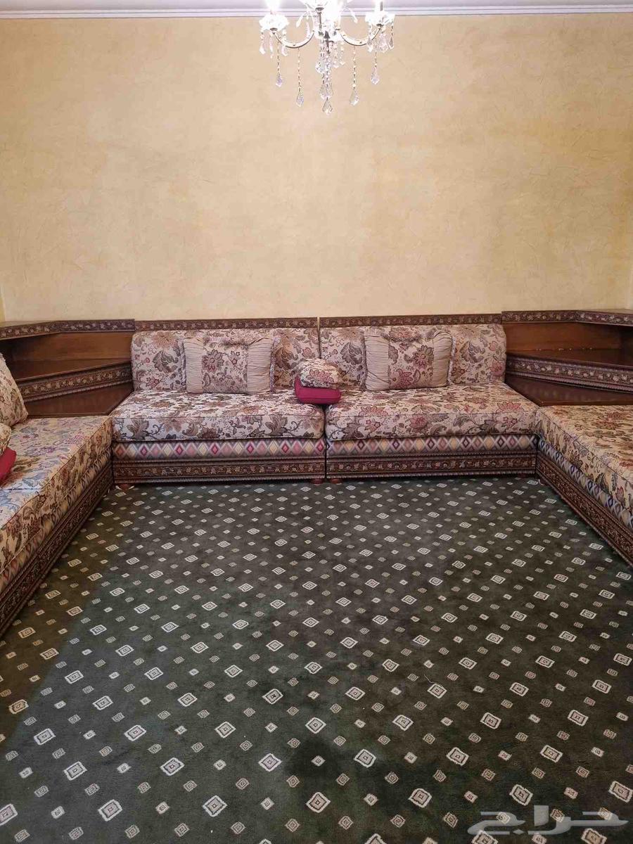 Sofa used very little and clean64434278620547111