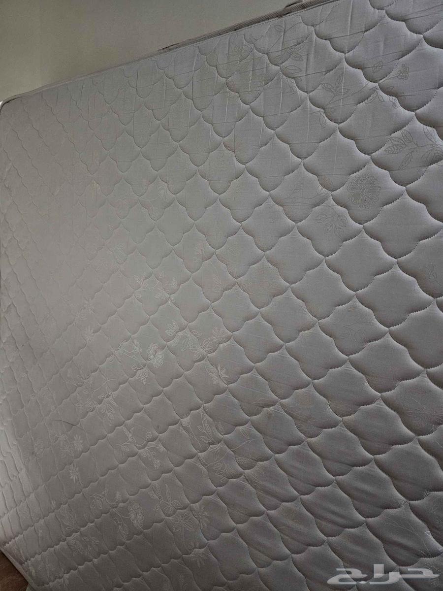 مرتبة مترين في مترين بحاله ممتازه .64437396145923111