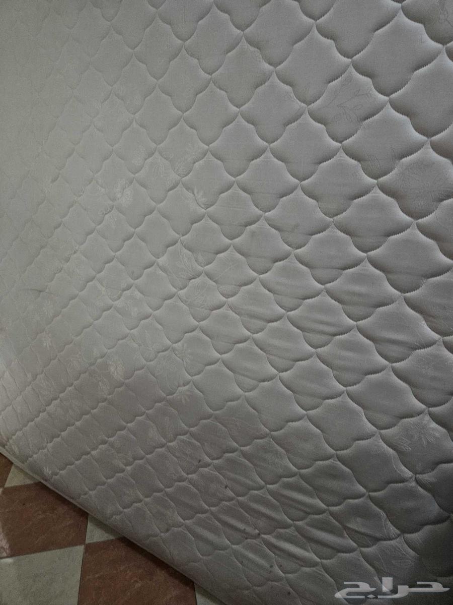 مرتبة مترين في مترين بحاله ممتازه .64437396145923110