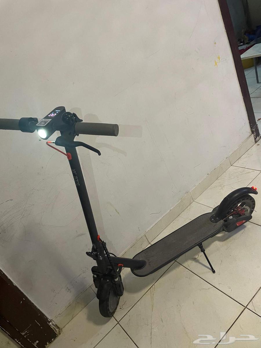 Bought a new scooter for 900, selling for 700 used for 1 month relationships64439932466817112